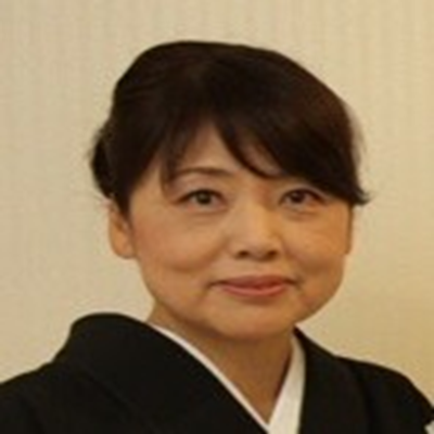 十五世:岡田佳恵